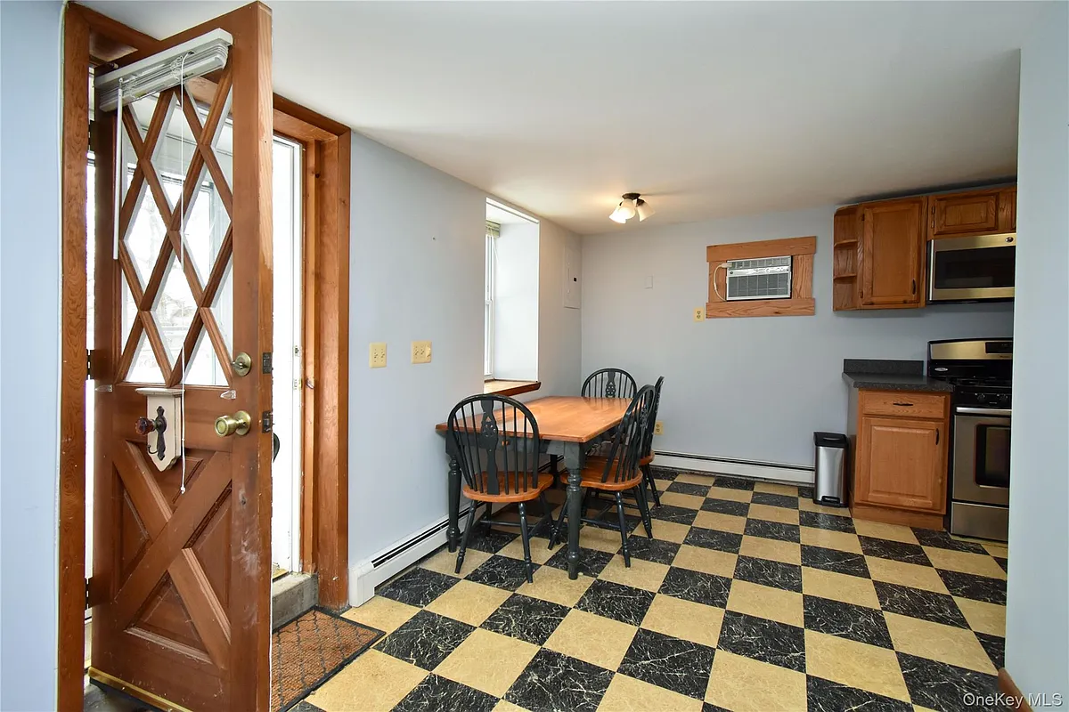 Building Photo - 504 Route 9D #C