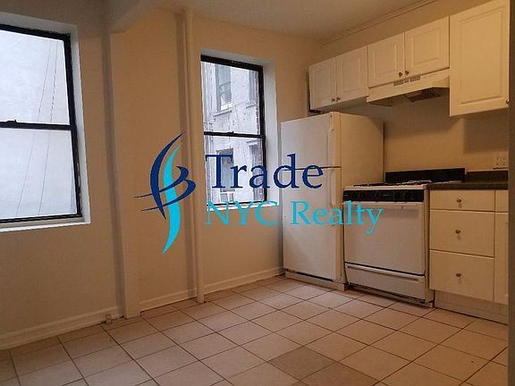 3rd image of 92 Saint Marks Pl APT 2