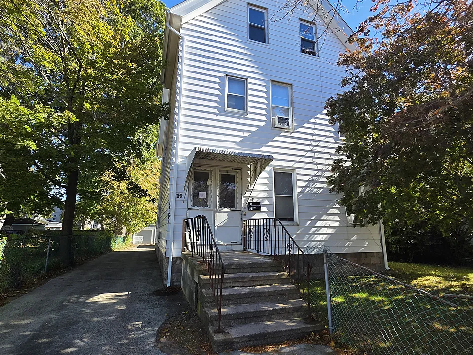 119 Campbell Ave #C