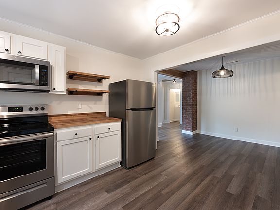 More kitchen front house