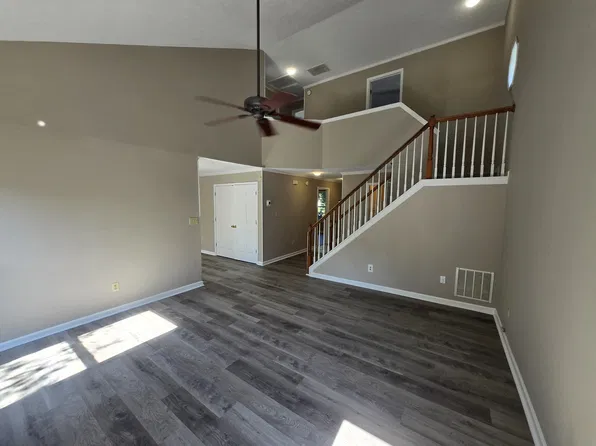508 Brook Farm Ct, Lexington, KY 40517