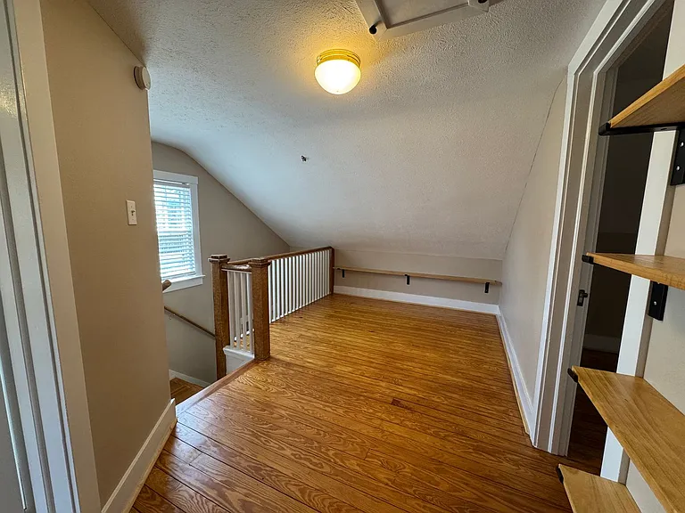 284 W Elizabeth St — Photo 17