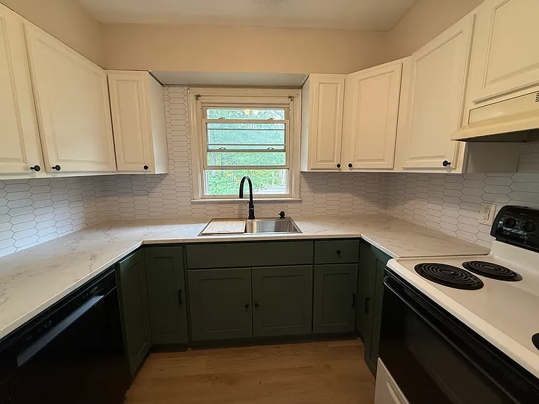 2710 South Rd #A6 — Photo 4