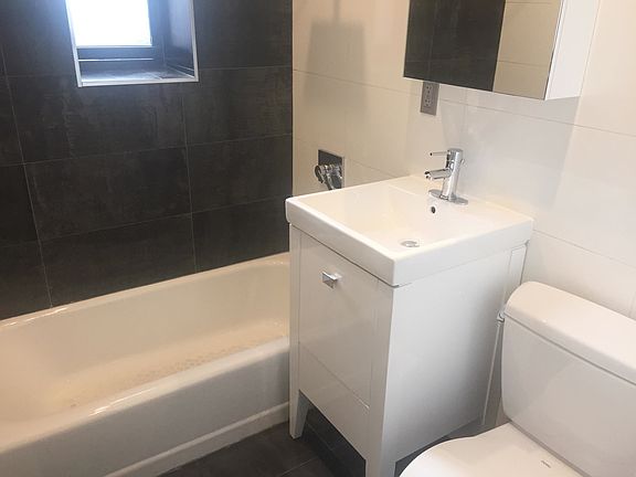 3rd image of 373 Sterling Pl