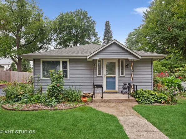 36 N Park St, Westmont, IL 60559