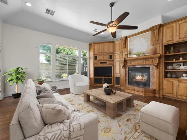 9008 Golden Hawk Ct, Bakersfield, CA 93312