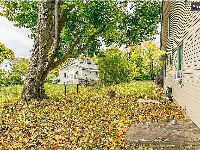 332 Bleacker Rd — Photo 3