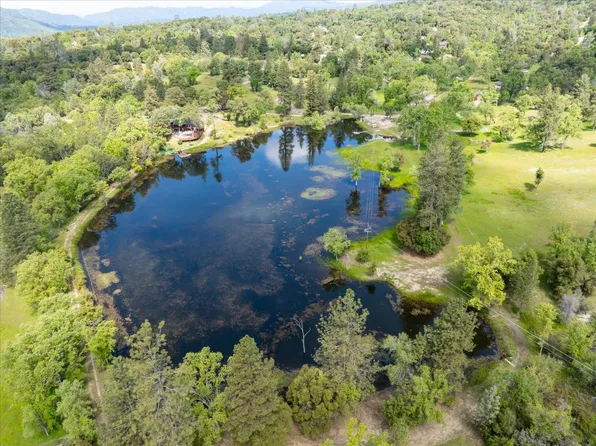 52052 Courtney Ln, Oakhurst, CA 93644