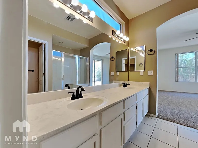 3434 W Desert Bend Loop — Photo 14