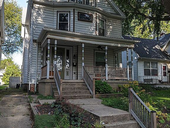 3 story Queen Anne Victorian