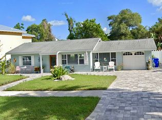 236 Grove Cir S, Dunedin, FL 34698