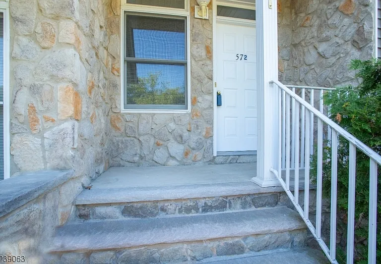 578 Old Dover Rd — Photo 2