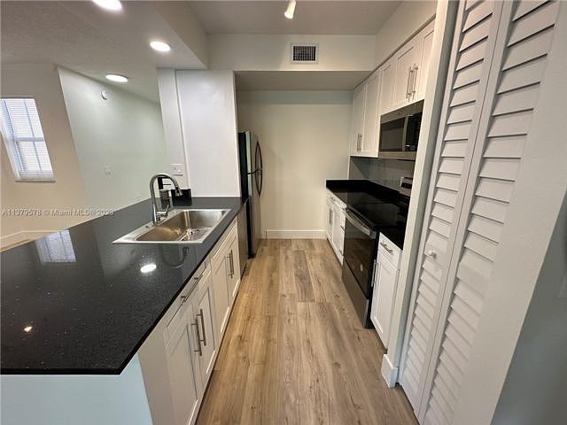 1st image of 2406 Centergate Dr APT 202