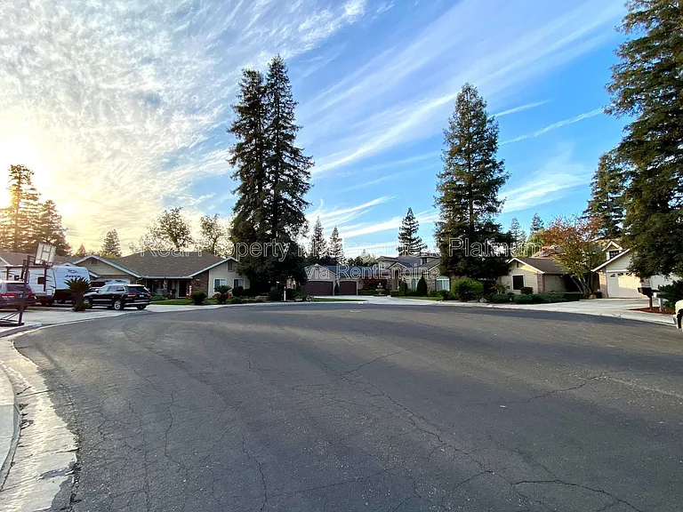 672 W Ellery Ave — Photo 25