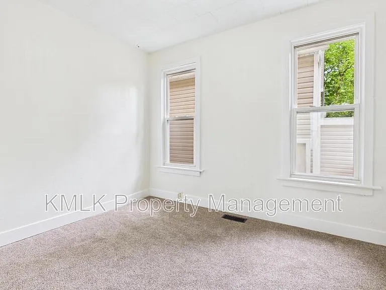 508 Crouse St — Photo 9