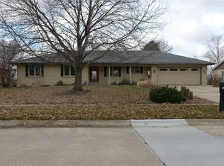 2508 Linda Dr, Urbandale, IA 50322