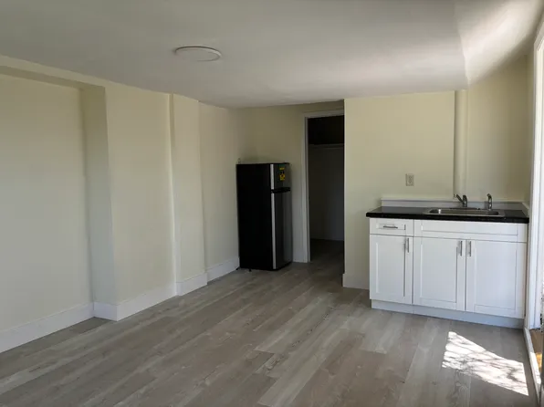 467 SE 3rd St, Hialeah, FL 33010