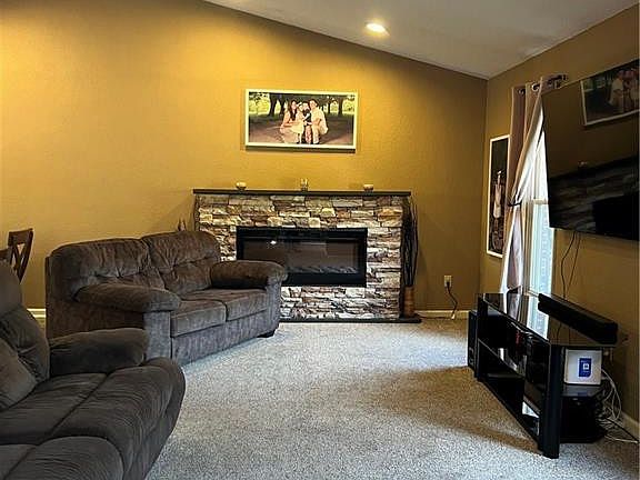 5th image of 2469 Garden Creek Dr