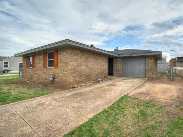 1509 W London St, El Reno, OK 73036