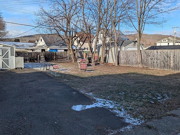5th image of 207 N Page Ave