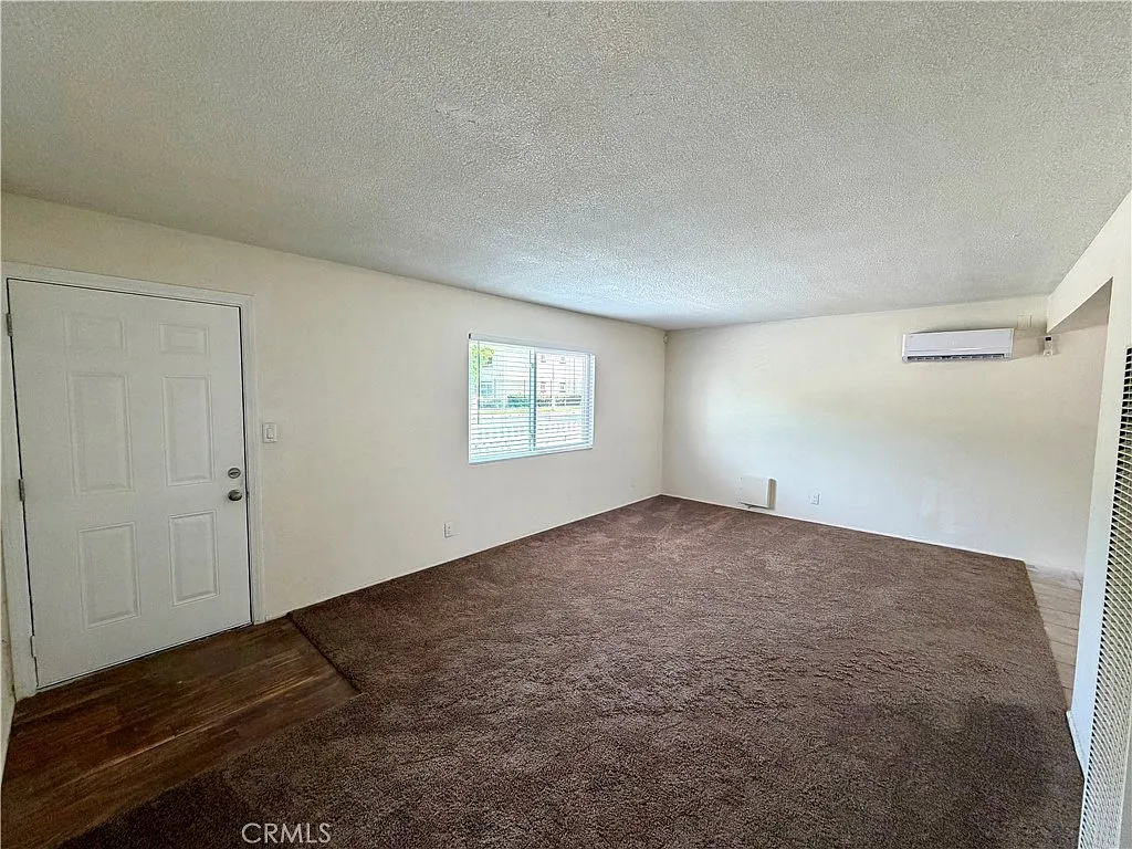 2 bed, 865 sqft, $1,950 — Photo 3