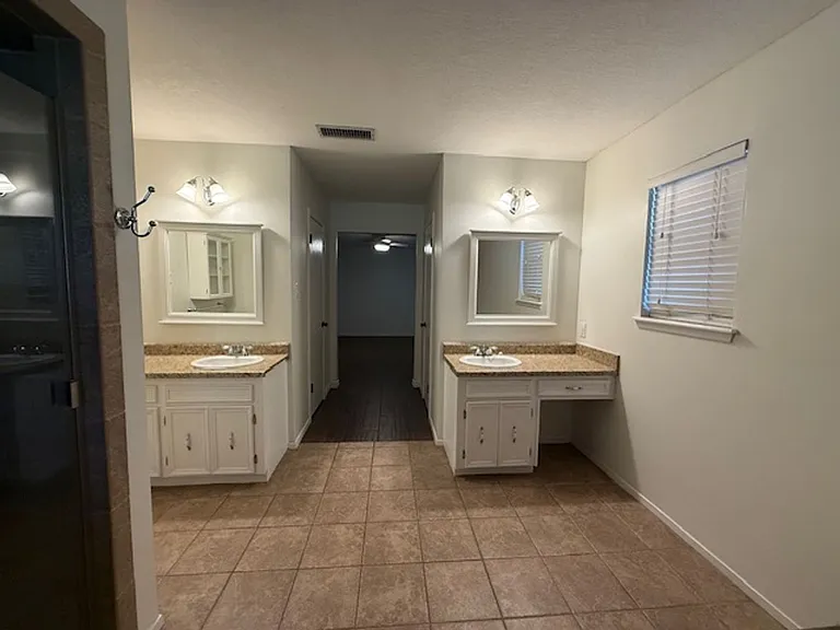 4608 Oak Knoll St — Photo 15