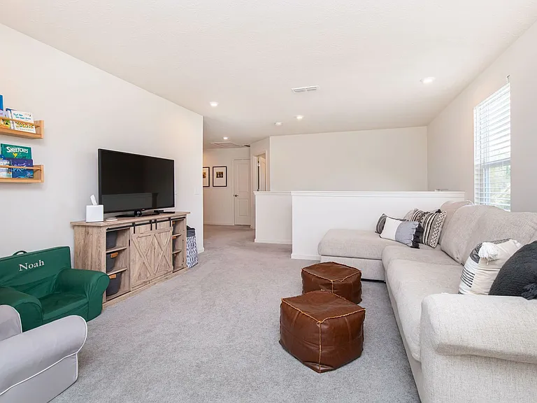 6787 Oakcrest Dr — Photo 40