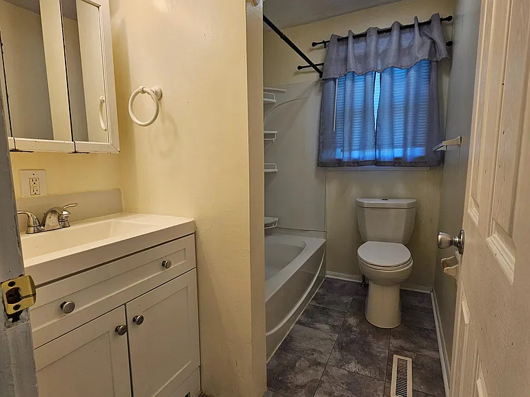 22 Plymouth Dr — Photo 17