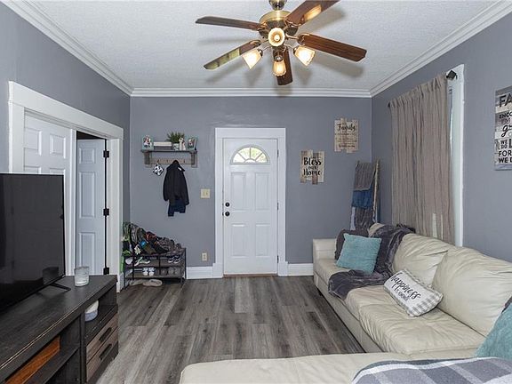 4th image of 1508 Columbia Ave