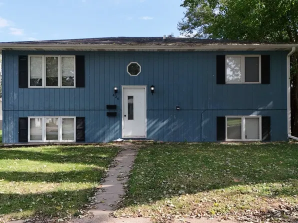 426 45th St, Moline, IL 61265