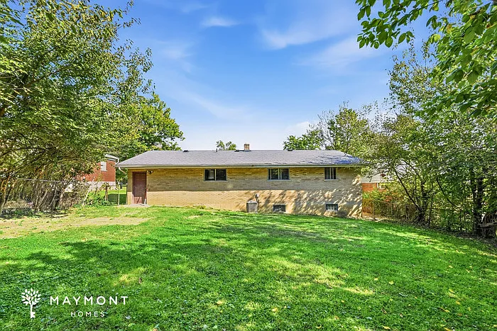3 bed, 2.0 bath, 1159 sqft, $1,645 — Photo 2