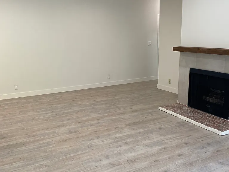12840 Moorpark — Photo 37