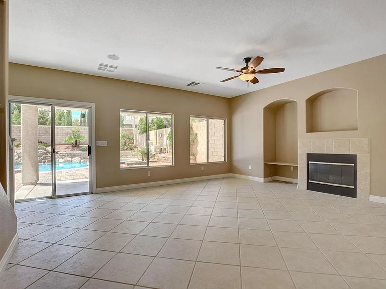 469 Annotto Bay St — Photo 12