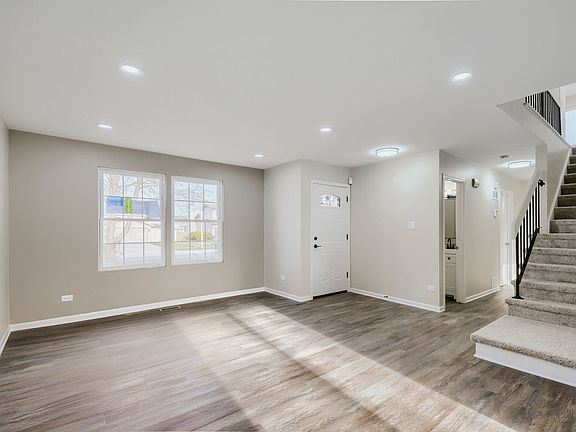 3rd image of 141 Timberlane Rd