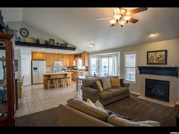 2nd image of 2814 E Autumn Dr