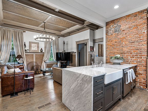 Stone waterfall edge counter