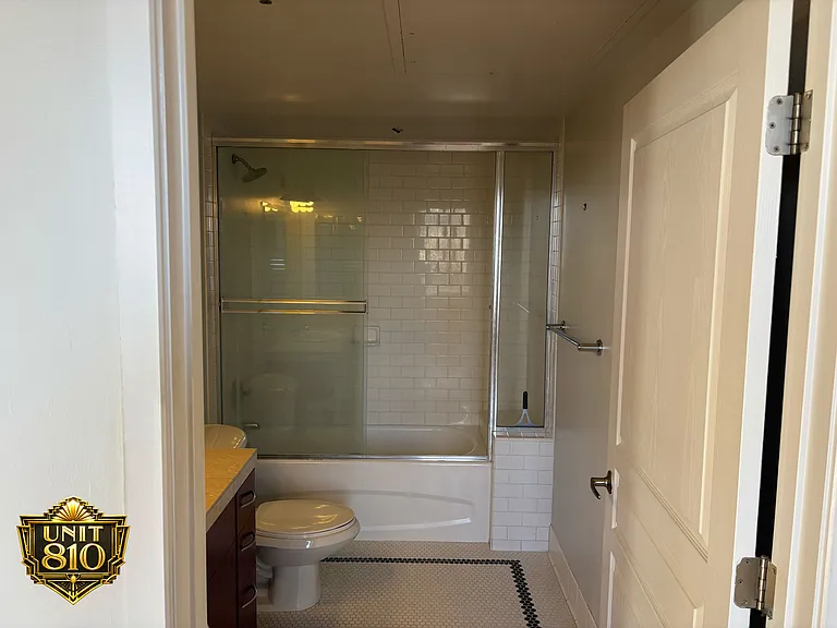114 W Adams St #810 — Photo 25