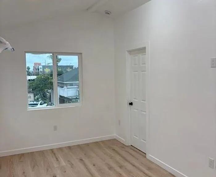 2409 L St #1 — Photo 9