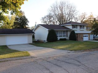 1026 Jefferson Pl, Fergus Falls, MN 56537