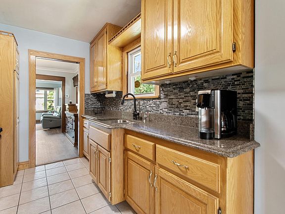 3rd image of 3701 36th Ave S
