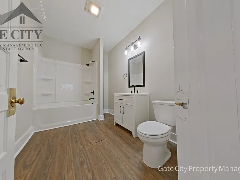 36 E 4th St — Photo 10