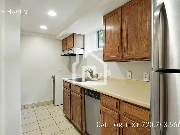 1440 Ivanhoe St — Photo 20