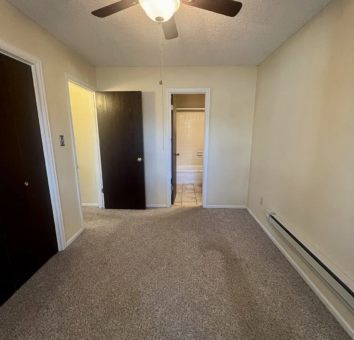 1 bed, 1.0 bath, 548 sqft, $1,000 — Photo 4