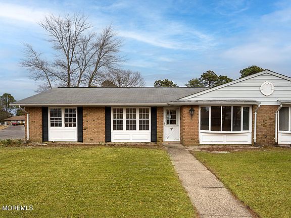 2nd image of 105A Buckingham Drive
