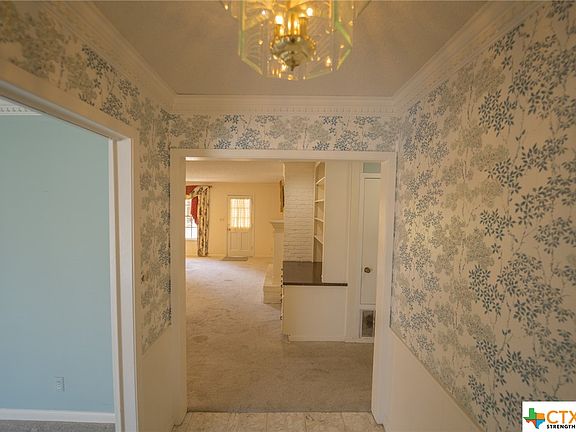 3rd image of 202 Rosewood Dr