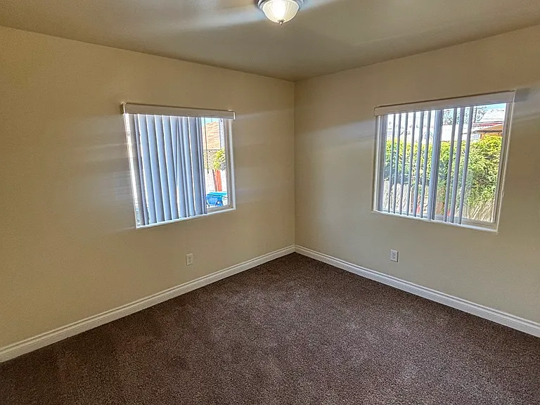 4523 S Arlington Ave — Photo 11