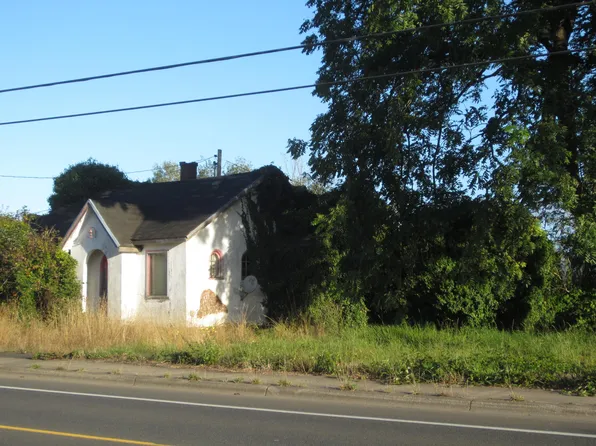 3808 3rd St, Tillamook, OR 97141