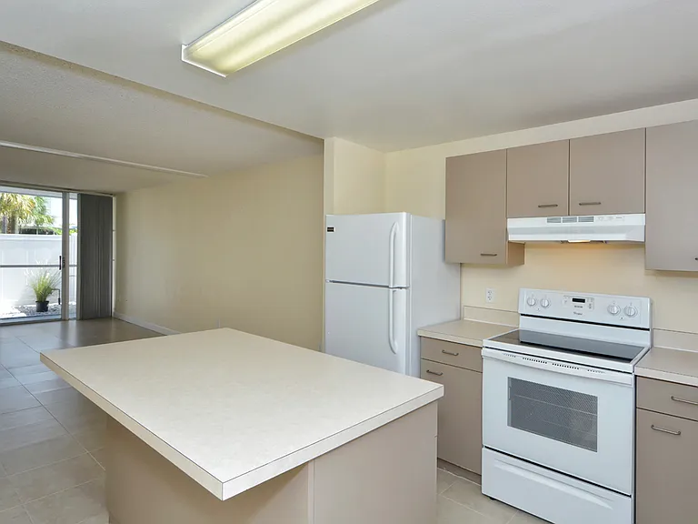 1250 2nd St #105 — Photo 10