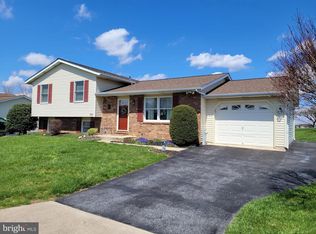 861 Snowfall Way, Westminster, MD 21157