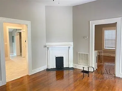 13 Woodward St — Photo 3